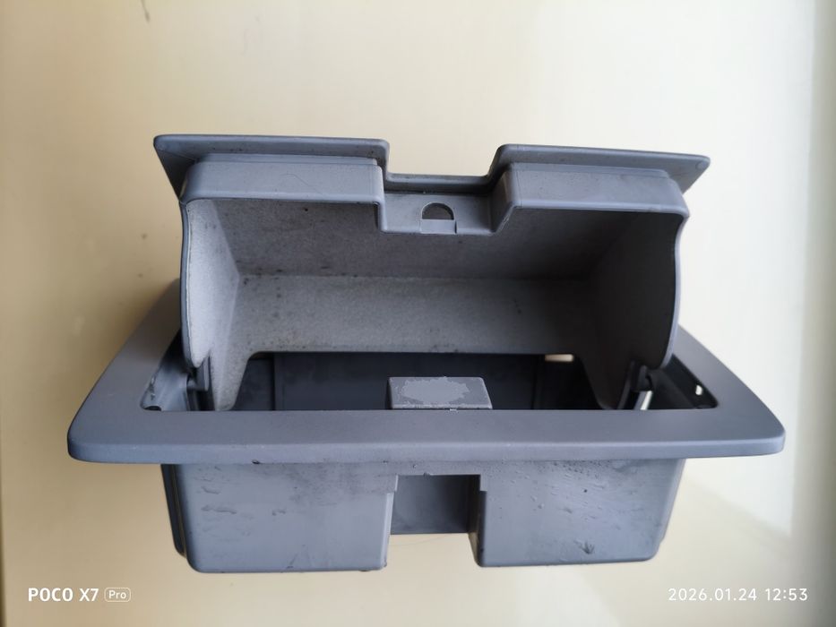 Попільниця, відділ для окулярів vectra c signum