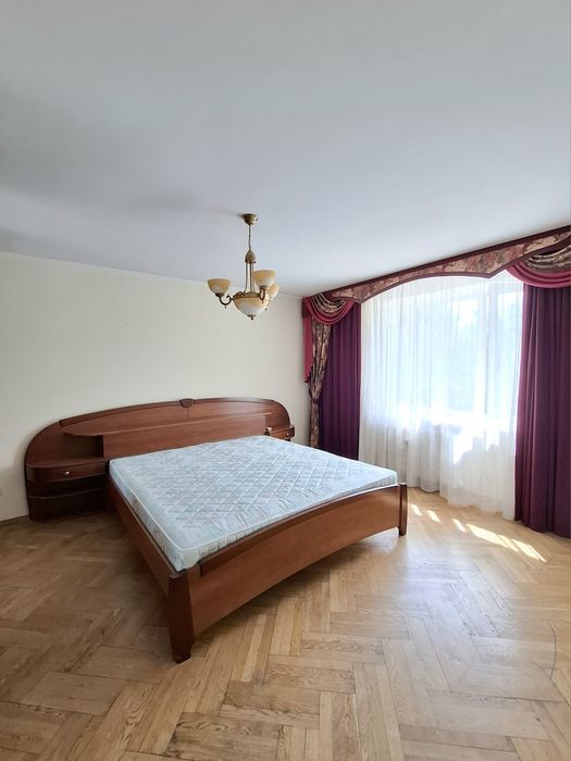 4 кім.квартира Борщагівська 145
Дві ктири на