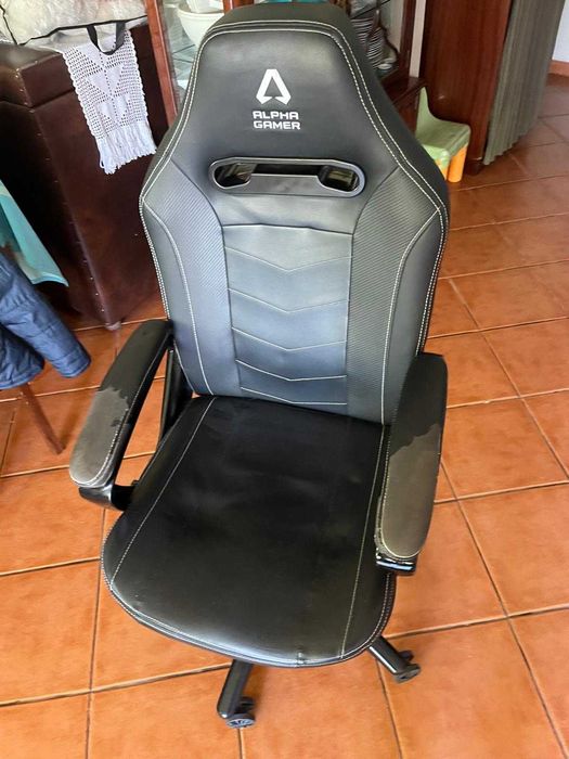 Cadeira Gaming (Alpha Gamer)