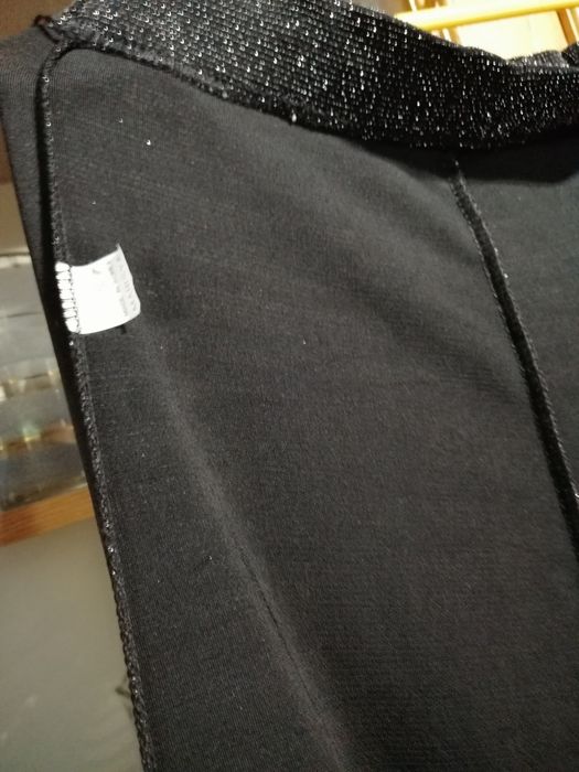 Spodnica blyszczaca.