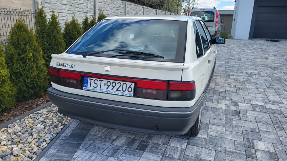 Renault 21 z 1989roku kolekcjonerski