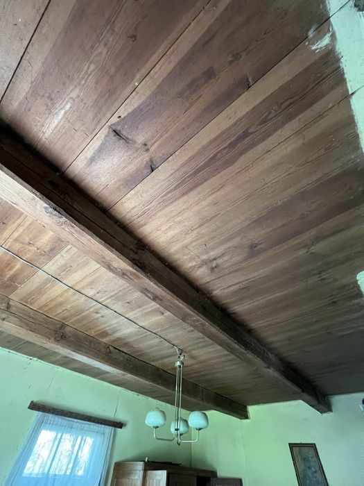 Dom z drewnianych bali do rozbiórki