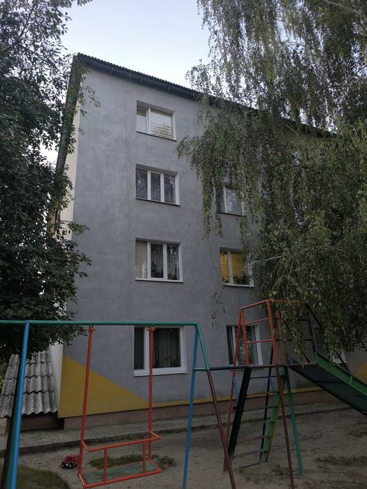 Продається 2-х кімнатна квартира в смт.Люблинець