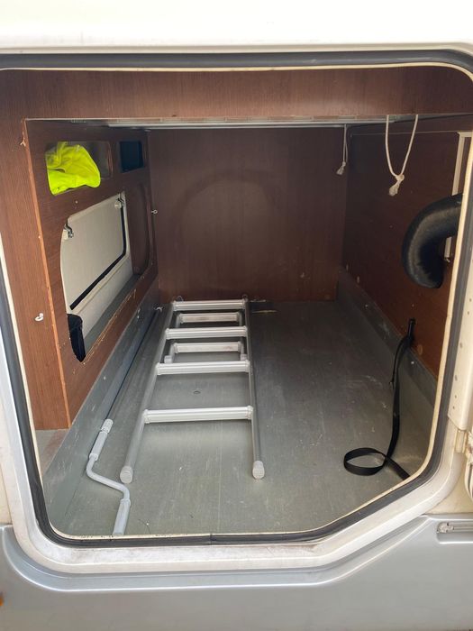 Autocaravana roller team Ford