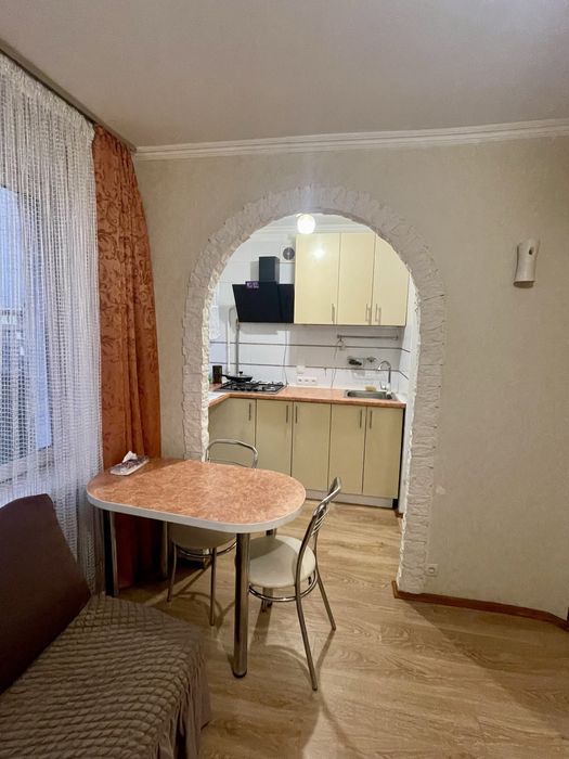 Квартира ОРЕНДА ПОДОБОВО ПОГОДИННО 1кімнатна соломяʼнка жд вокзал Київ