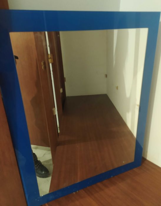 (Vendido)Espelho de casa de banho com Moldura em Vidro azul75cmx59,5cm