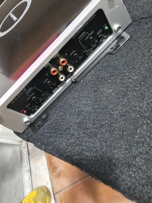 Subwoofer JBL + Amp Blaupunkt GTA