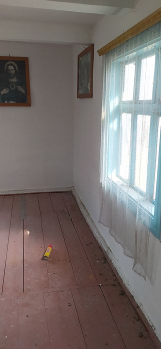 Продам хату з ділянкою
