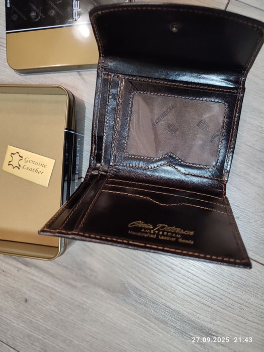 Skórzany portfel damski Peterson