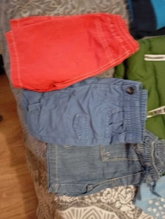 Conjunto de roupa para rapaz de 3 anos