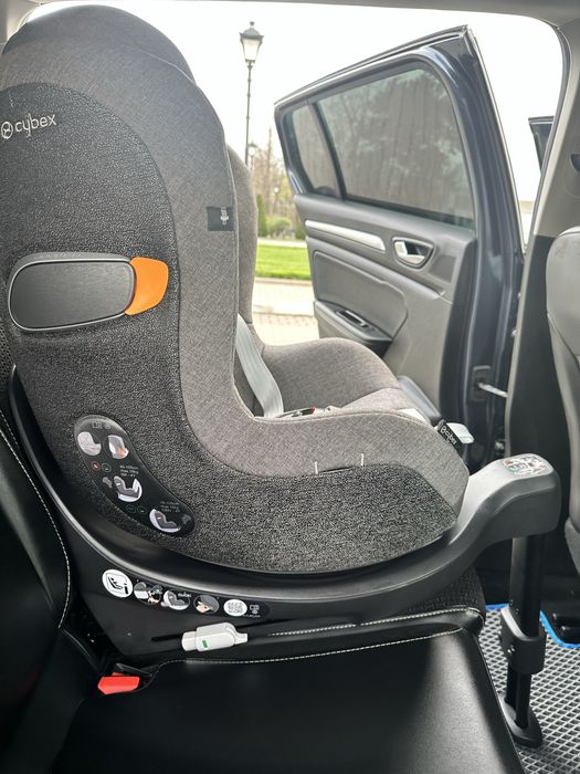 Продам Автокресло Cybex Sirona Zi i-Size
