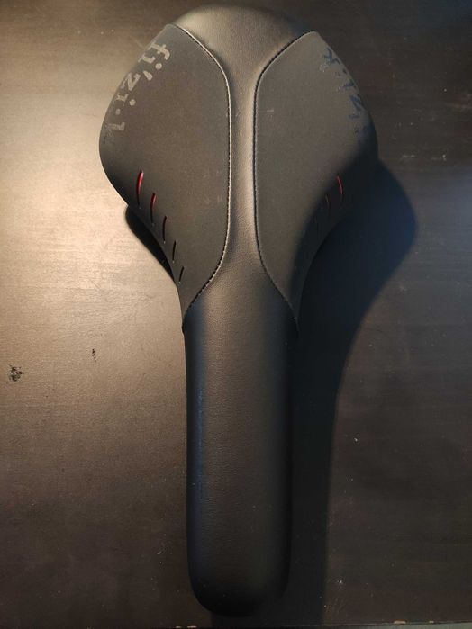 Selim estrada Fizik Antares R7