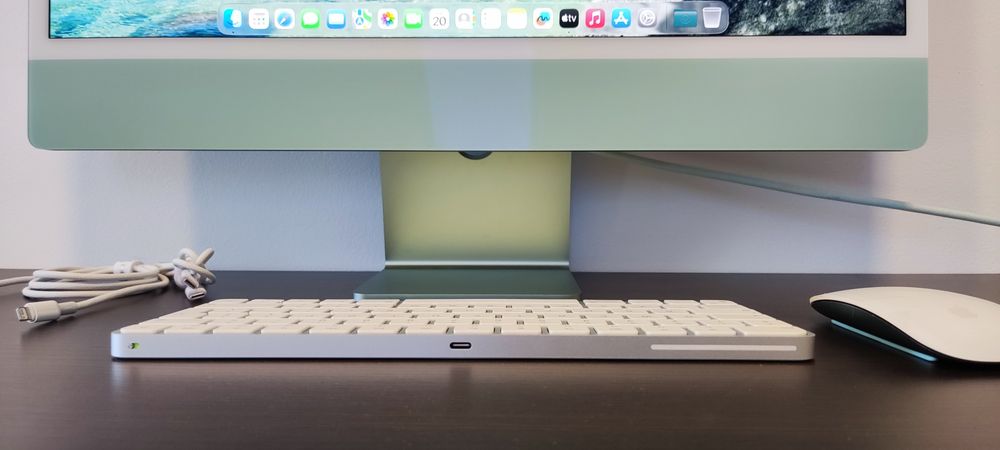 Apple iMac（M1, 2021）/ 256GB SSD / 8GBメモリ Amazon.co.jp: 【整備済み品】 Apple iMac M1 2021(24インチ,8GB
