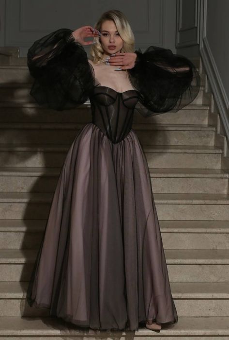 Випускна сукня ручної роботи