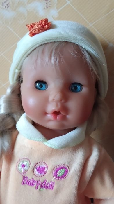 Куколка с косичками