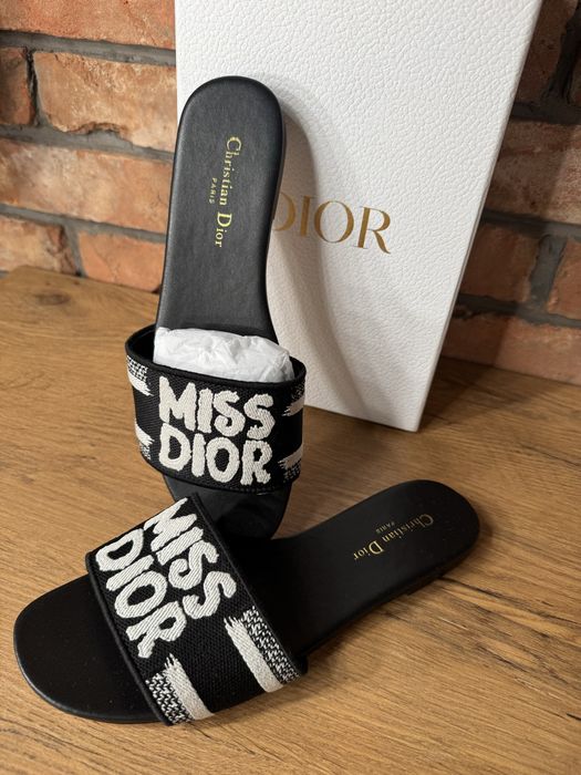 Klamki sanda Miss Dior 39