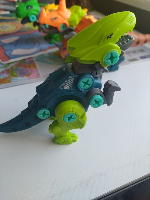Dinozaury rozkręcane plus puzzle