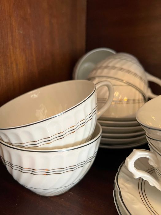 Serviço Vista alegre de chá com risco azul e dourado