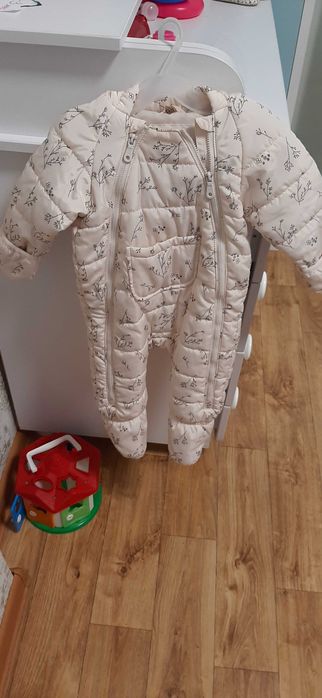 Комбинезон демисезонный на девочку до 9 мес