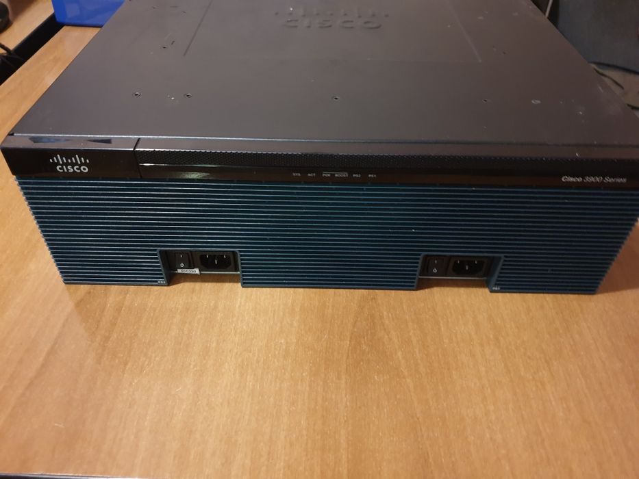 Маршрутизатор Cisco 3945 c программным обеспечением