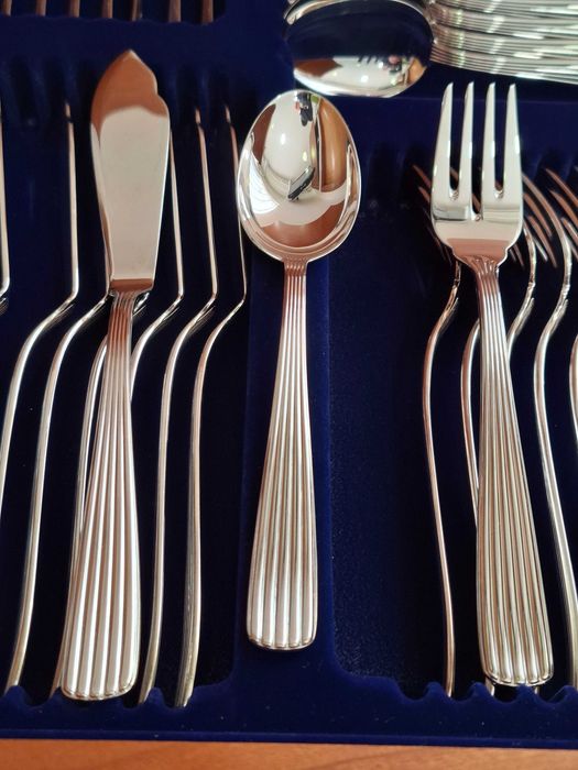 Faqueiro em prata 925 c/móvel 117 peças