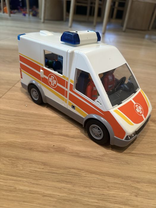 Playmobil karetka