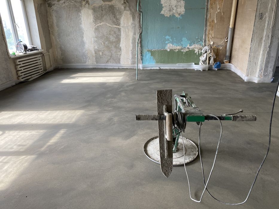 Стяжка пола полусухая