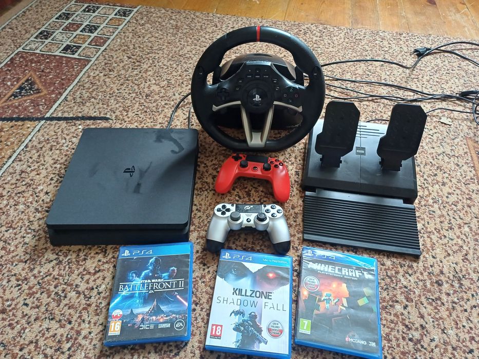 Play Station 4,стан добрий, не перегрітий,+2джойстики+руль ігровий