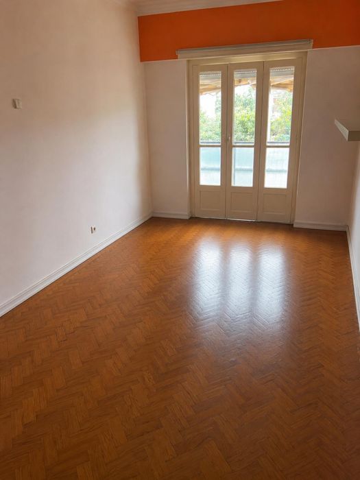 Arrendo apartamento Benfica