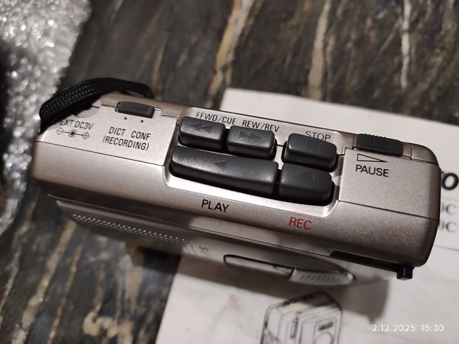 Walkman Sanyo TRC-960C dyktafon po wystawowy.