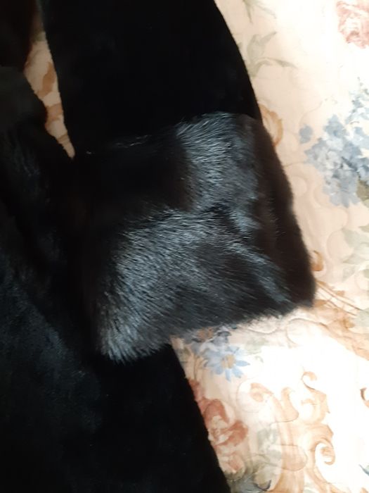 Шуба натуральная мутон с норкой