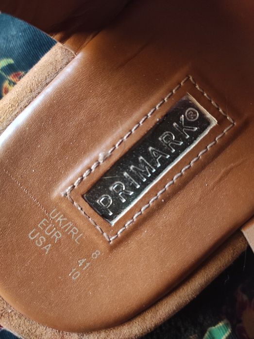 Sandálias novas tamanho 41