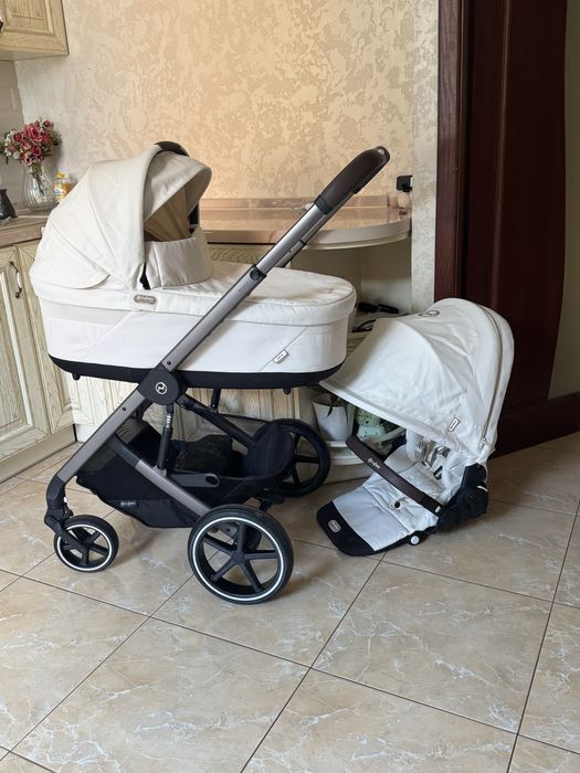 Cybex balios 2в1 у молочному кольорі  в ідеальному  стані як нова