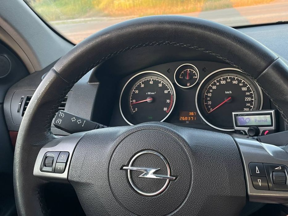 Astra H 1.6 бензин 2005 року