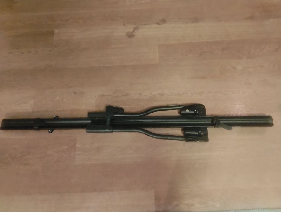 Cruz Race Dark bagażnik rowerowy