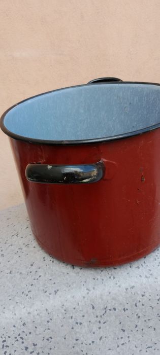 Garnek duży z czasów PRL-u