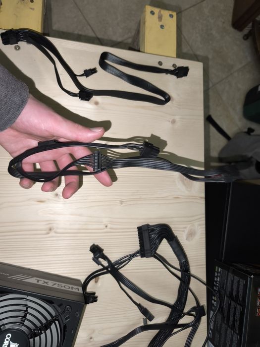 Fonte de alimentação Corsair TX 750 M