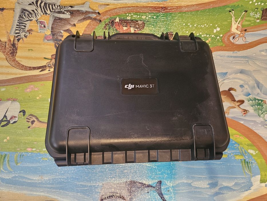 Dji кейсы, пульты, блочкы, зарядкы, хабы