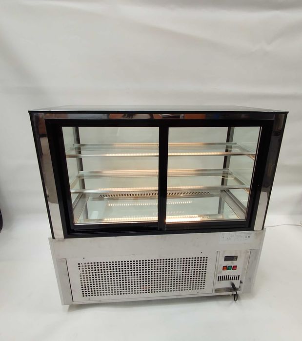 Vitrine refrigerada com portas - NOVA