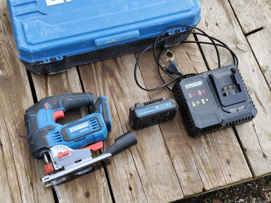 Wyrzynarka Erbauer 18V bateria 2Ah ładowarka skrzynka