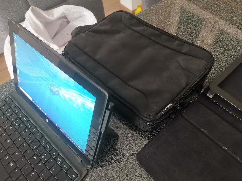 Microsoft Surface pro i5 4 gb windows 10 pro