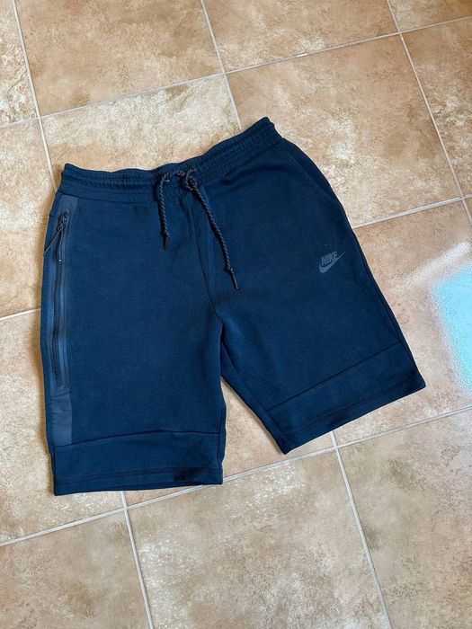 Чоловічі шорти Nike Tech Fleece
