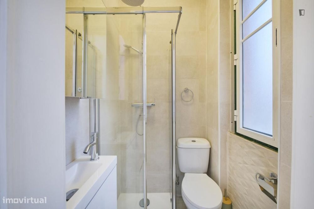Quarto - localizado em Alameda Lisbon