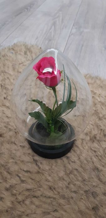 Kwiat w szkle z PRL-U