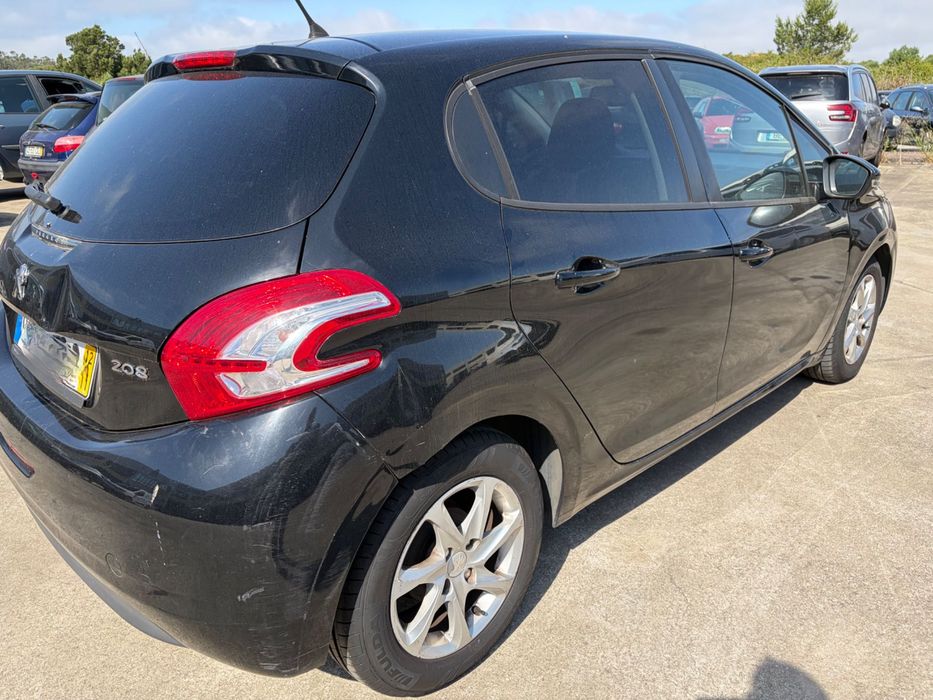 Peugeot 208 de 2011 para peças