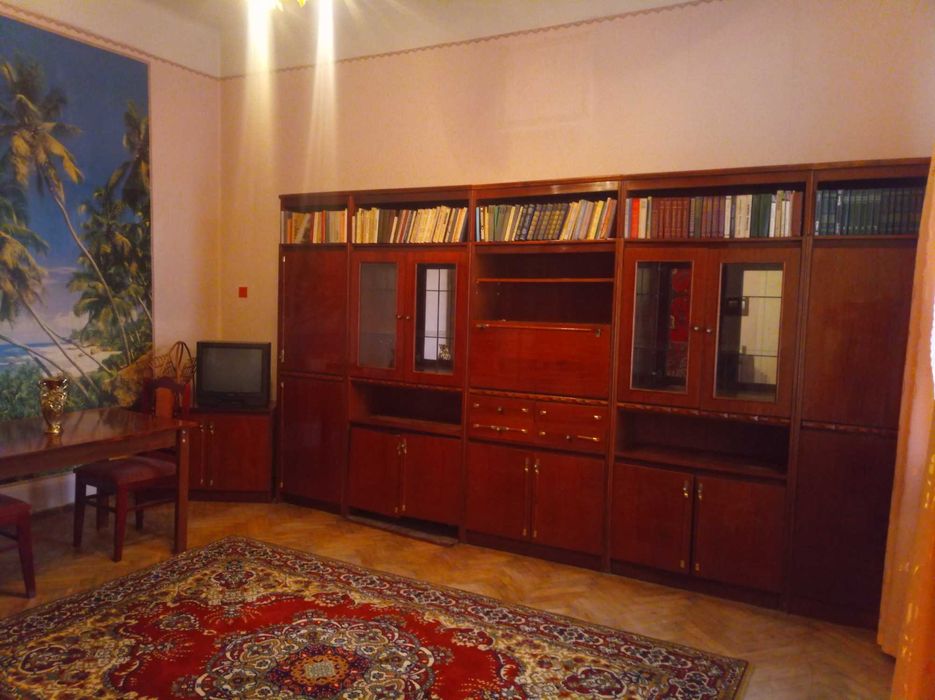 Продається 3 кімнатна Квартира + Гараж в Самборі