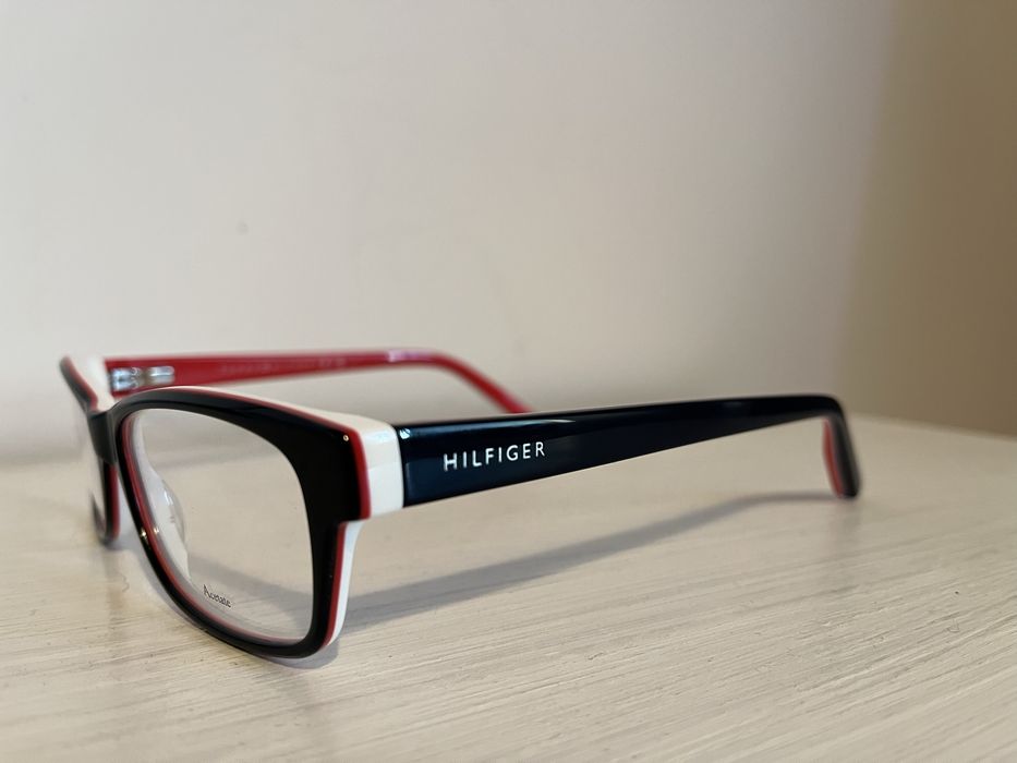 Oprawki marki Tommy Hilfiger