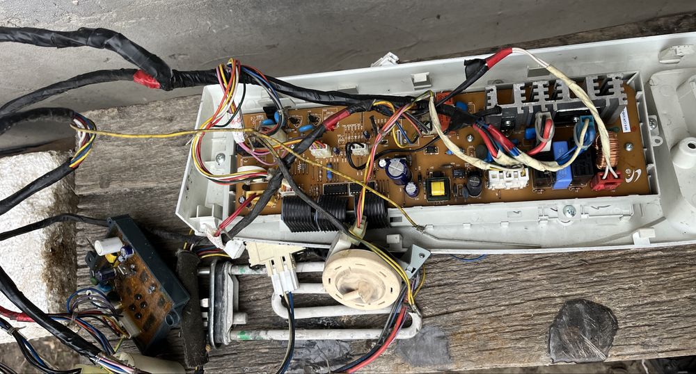 Запчастини до пральної машини samsung .