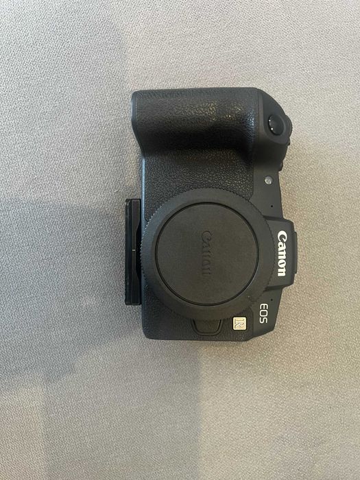 Canon EOS RP + Canon Mount Adapter EF-EOS R — Como Novo