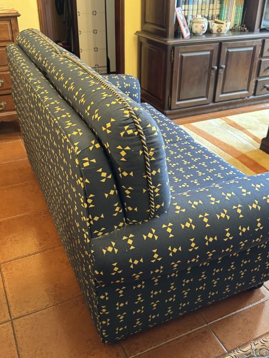 2 Sofas duplos -cama em otimo estado  comp:- 1.60 lar:- 0.78-alt:0.87